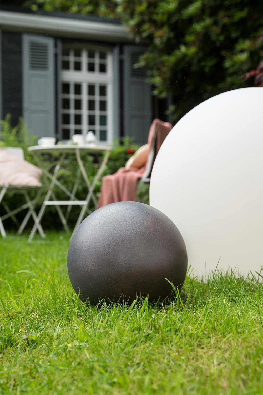 Farbige Kugelleuchte Shining Globe WW