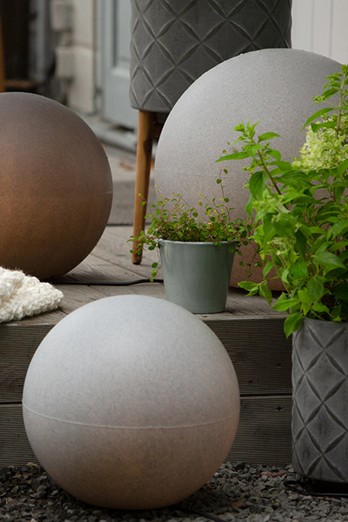 Farbige Kugelleuchte Shining Globe WW