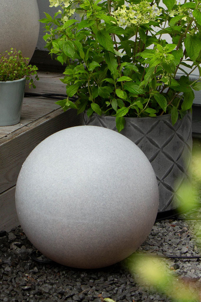 Farbige Kugelleuchte Shining Globe WW