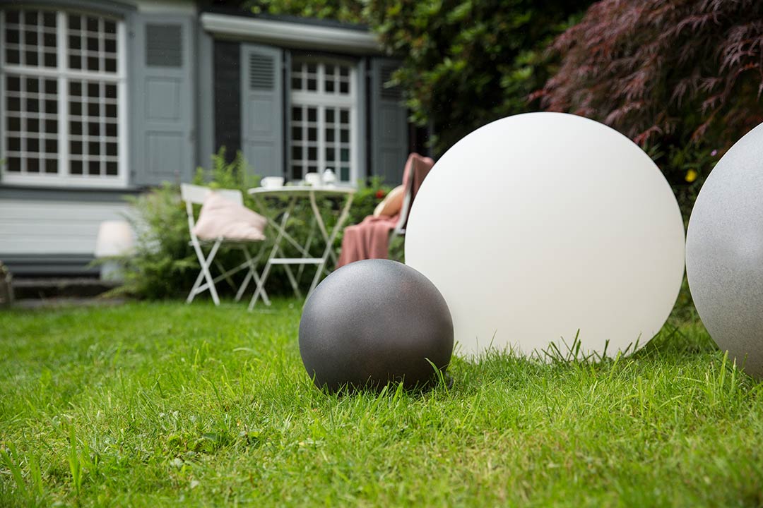 Farbige Kugelleuchte Shining Globe WW